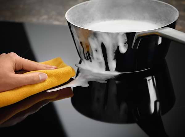 Фото - Варильна поверхня електрична Electrolux EIS82453