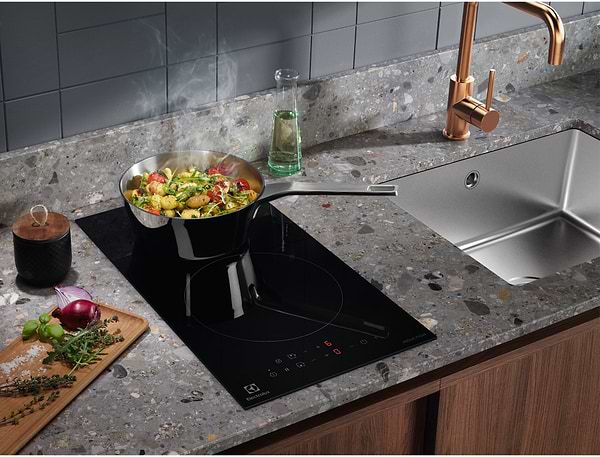 Фото - Варочная панель Domino Electrolux LIT30230C