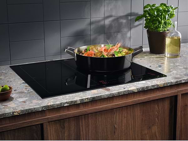 Фото - Варильна поверхня електрична Electrolux EIS62453