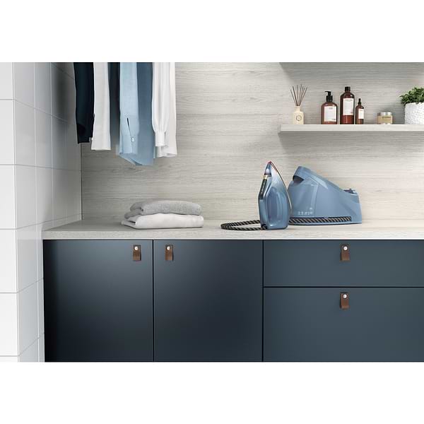 Фото - Мікропошкодження - Праска з парогенератором Electrolux E8ST1-6DBM