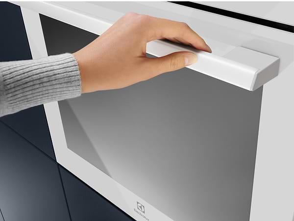 Фото - Духовой шкаф электрический Electrolux EOF5C50BV