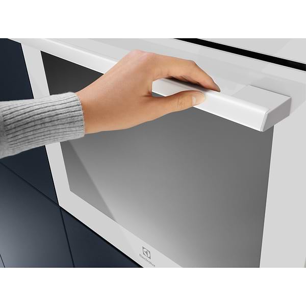 Фото - Уцінка - Духова шафа електрична Electrolux EOF3H40BW