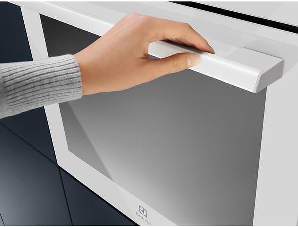Фото - Духовой шкаф электрический Electrolux EOF5F50BV