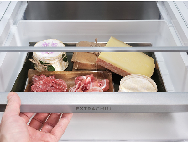 Фото - Холодильник Electrolux LRT7ME39X