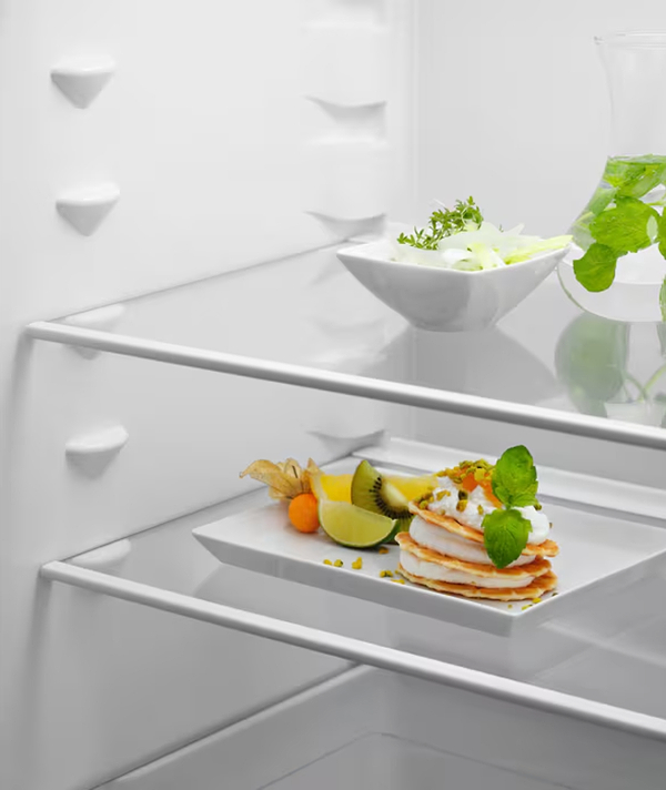 Фото - Холодильник Electrolux LNG7TE18S