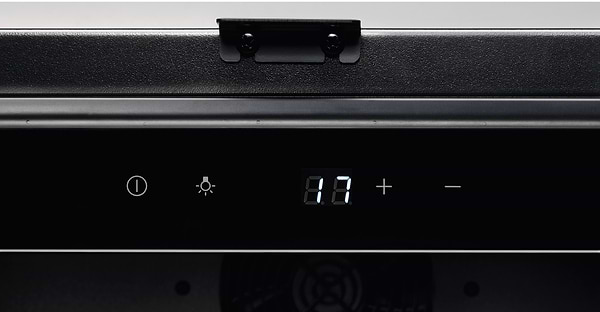 Фото - Винный шкаф Electrolux EWUS020B5B