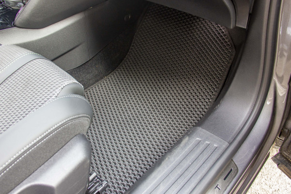 Фото - Коврики из экокожи в салон авто передние EVAtech ECO для 2008 Peugeot 2019 2 поколение SUV EU PT12767AE2AV2BBB