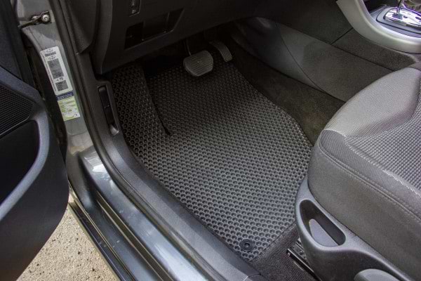 Фото - Килимки з екошкіри в салон авто передні EVAtech ECO для 308 5-doors AT Peugeot 2007-2013 1 покоління Htb EU PT3294AV2CP4BBB