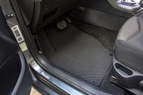 Фото - Килимки з екошкіри в салон авто передні EVAtech ECO для 308 5-doors AT Peugeot 2007-2013 1 покоління Htb EU PT3294AV2CP4BBB