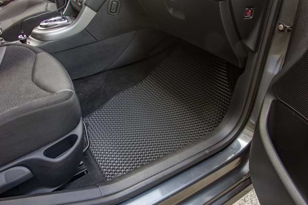 Фото - Килимки з екошкіри в салон авто передні EVAtech ECO для 308 5-doors AT Peugeot 2007-2013 1 покоління Htb EU PT3294AV2CP4BBB