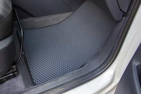 Фото - Коврики из экокожи в салон авто передние EVAtech ECO для 3008 Peugeot 2009-2016 1 поколение SUV EU PT3340A2CP2BBB