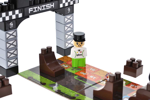 Фото - Пластиковий конструктор qbee "Block&Steps: Мототрек" + ходилка і меморі гра 3в1, 40дет.  (QB300-103)