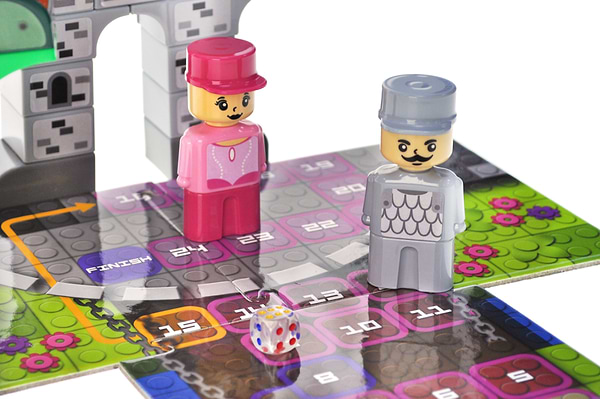 Фото - Пластиковий конструктор qbee "Block&Steps: Дракон та замок" + ходилка і меморі гра 3в1, 43дет.  (QB300-106)