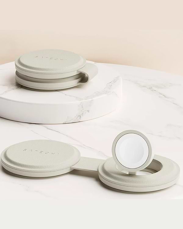 Фото - Бездротовий зарядний пристрій Satechi OntheGo 2-in-1 Wireless Charger Sand (ST-QTG21W)