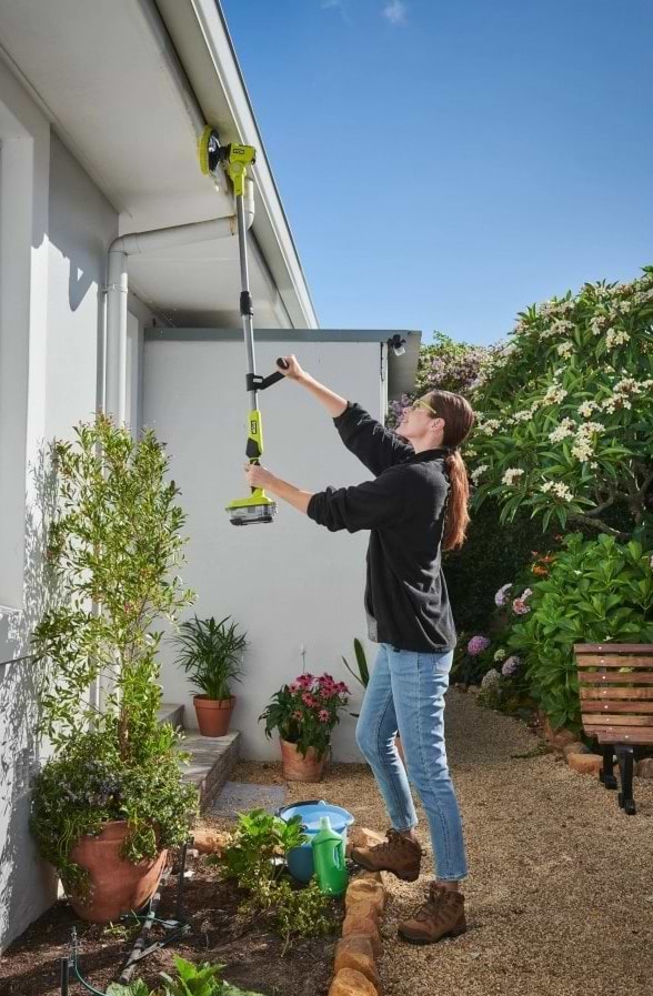 Фото - Аккумуляторная щетка Ryobi ONE+ R18TPS без АКБ и ЗУ (5133004847)