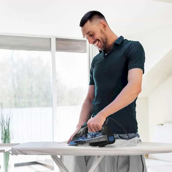 Фото - Утюг Black&Decker BXIR2606E