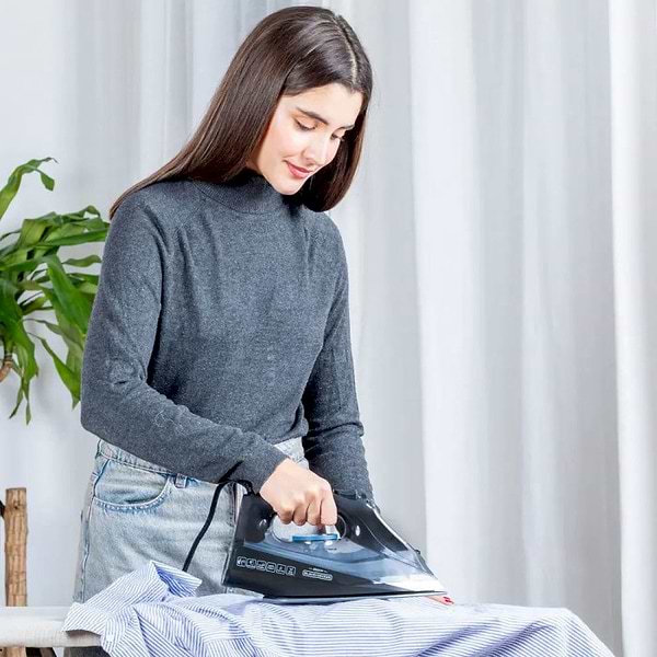 Фото - Утюг Black&Decker BXIR2606E