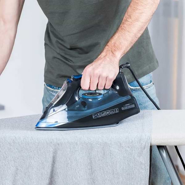 Фото - Утюг Black&Decker BXIR2606E