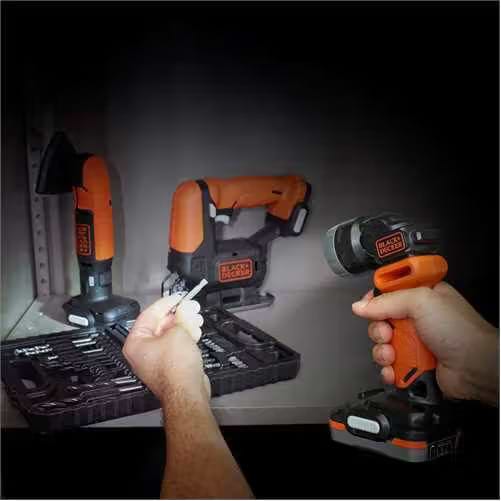 Фото - Фонарь аккумуляторный Black&Decker 12В XR Li-Ion (BDCCF12N)