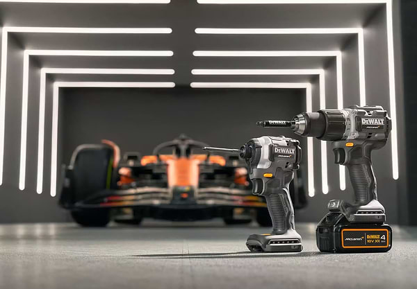Фото - Набор электроинструментов DeWALT F1 TEAM LIMITED EDITION 18В XR Li-lon (DCK200MP2T)