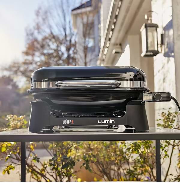 Фото - Гриль-барбекю электрический Weber Lumin 2000 Black (92010979)