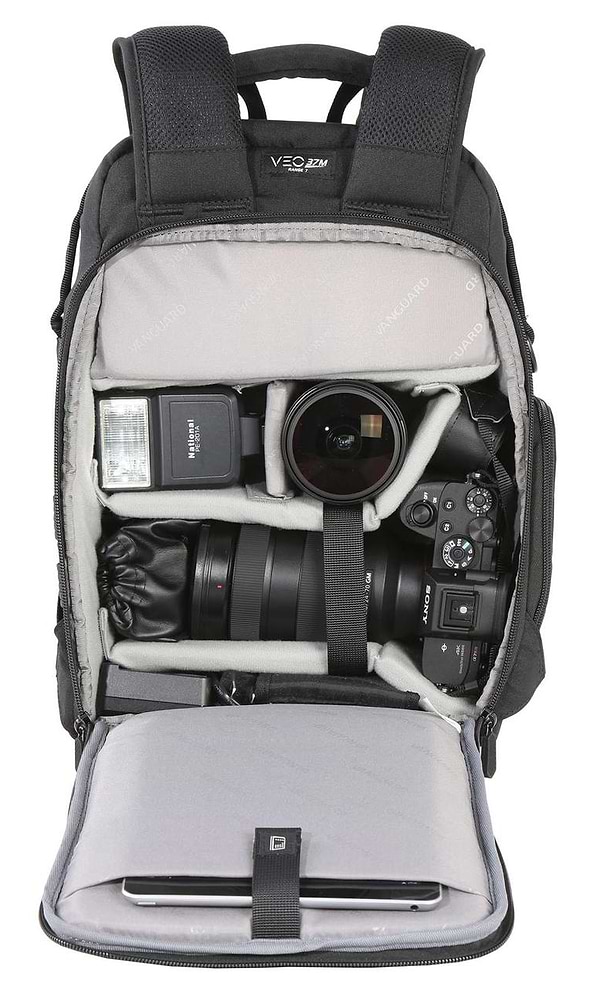 Фото - Рюкзак для фотокамеры со смен.объективом Vanguard VEO Range T 37M Black (VEO Range T 37M BK)