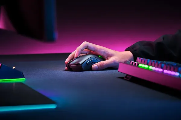 Фото - Мышь беспроводная игровая Razer DeathAdder V2 Pro Wireless (RZ01-03350100-R3G1)