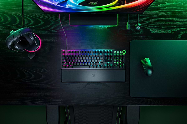 Фото - Клавіатура дротова ігрова Razer Huntsman V3 PRO 8KHz (RZ03-05530100-R3M1)
