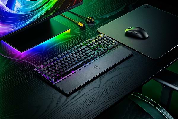 Фото - Клавіатура дротова ігрова Razer Huntsman V3 PRO 8KHz (RZ03-05530100-R3M1)