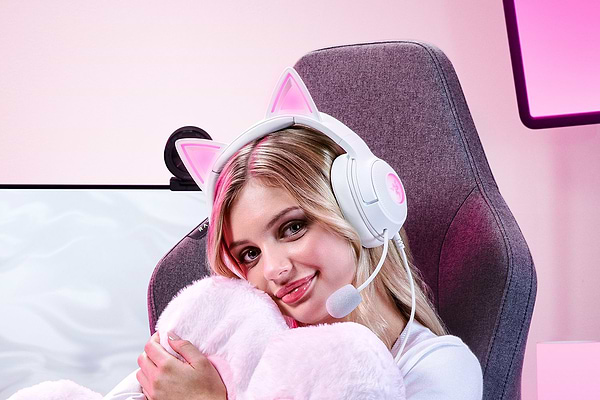 Фото - Гарнітура дротова ігрова Razer Kraken Kitty V2 White (RZ04-04730600-R3M1)