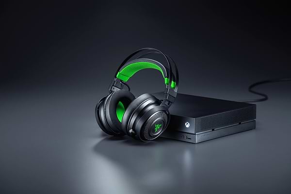 Фото - Гарнітура для консолі Razer Nari Ultimate for Xbox One (RZ04-02910100-R3M1)