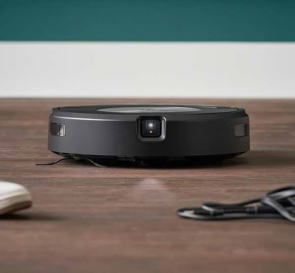 Фото - Робот-пылесос моющий iRobot Roomba Combo j7+