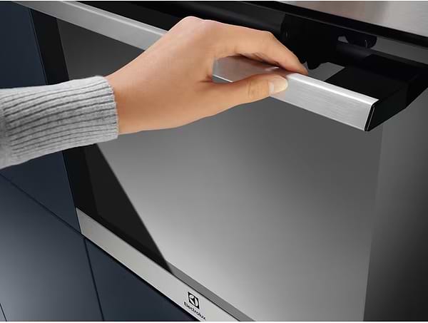 Фото - Духовой шкаф электрический Electrolux EOF3H00BX