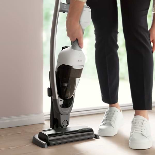 Фото - Пылесос ручной для дома Electrolux ES62HB25UV