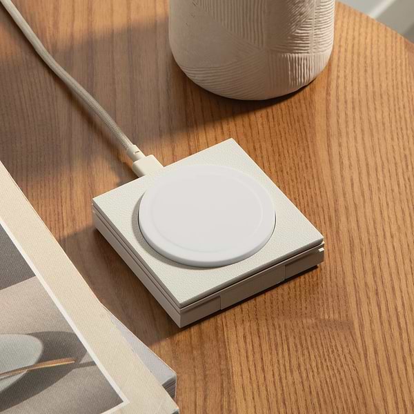 Фото - Бездротовий зарядний пристрій Native Union Rise Solo Qi2 Wireless Charger Sandstone (RS-SL-SAN)