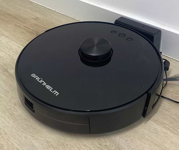 Фото - Робот-пилосос миючий Grunhelm GRVC-T1100