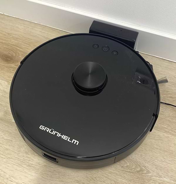 Фото - Робот-пилосос миючий Grunhelm GRVC-T1100