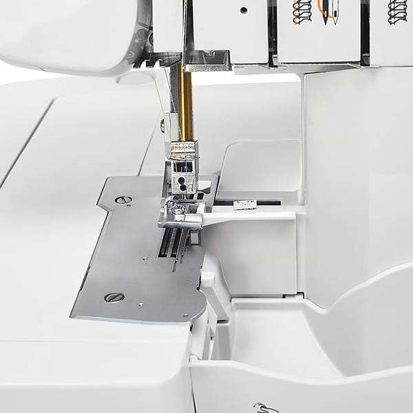 Фото - Оверлок Rold GT1000