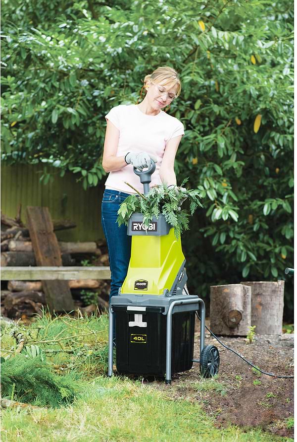 Фото - Измельчитель садовый Ryobi RSH2545B