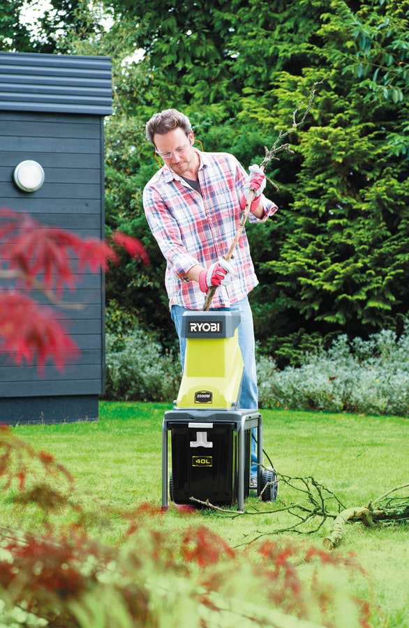 Фото - Измельчитель садовый Ryobi RSH2545B