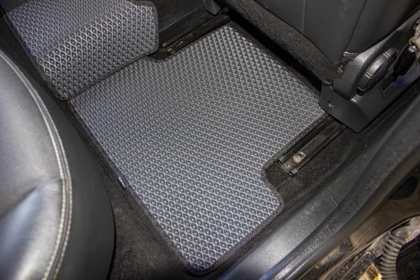 Фото - Килимки з екошкіри в салон авто EVAtech ECO для Megane (III) 5-doors AT Renault 2008-2016 3 покоління Htb EU RT33180CEV5RN2BBB