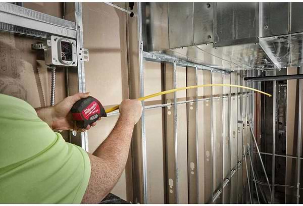 Фото - Рулетка Milwaukee STUD GEN II 8 м (4932471629)