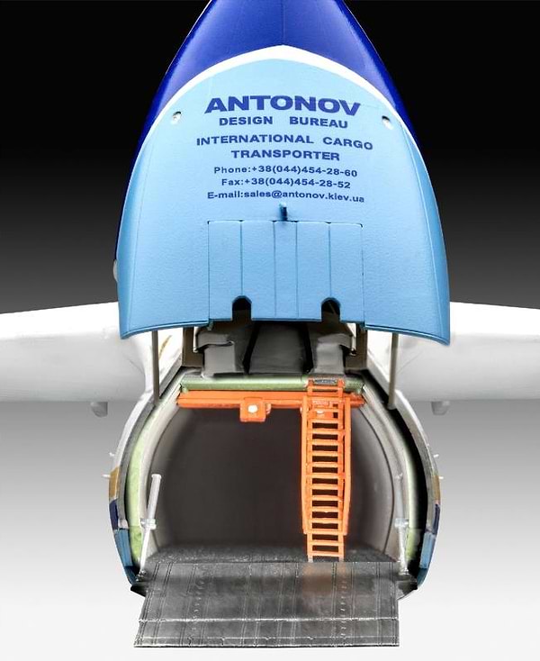 Фото - Набір для моделювання техніки Revell Вантажний літак АН-225 Мрія 1:144 (RVL-04958)