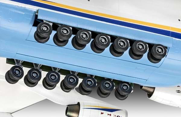 Фото - Набір для моделювання техніки Revell Вантажний літак АН-225 Мрія 1:144 (RVL-04958)