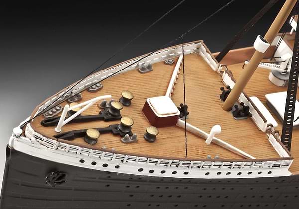 Фото - Набір для моделювання техніки Revell набір Лайнер Титанік. До 100-річчя споруди 1:400 (RVL-05715)