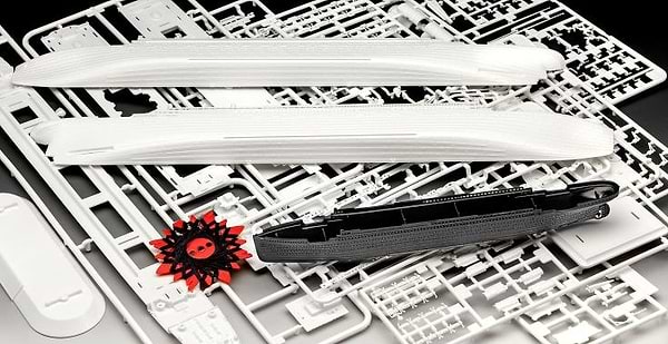 Фото - Набор для моделирования техники Revell набор Корабль Титаник подарочный набор 1:700 и 1:1200 (RVL-05727)