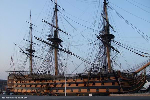 Фото - Набор для моделирования техники Revell Корабль HMS Victory 1:450 (RVL-05819)