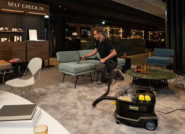 Фото - Пилосос миючий з контейнером Karcher Puzzi 8/1 Anniversary Edition (1.100-248.0)