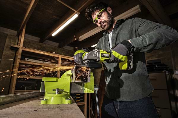 Фото - Болгарка Ryobi ONE+ НР RAG18X-1C40S