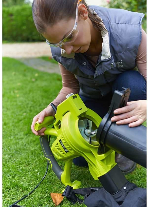 Фото - Садовый пылесос Ryobi RBV3000CSV (5133002188)